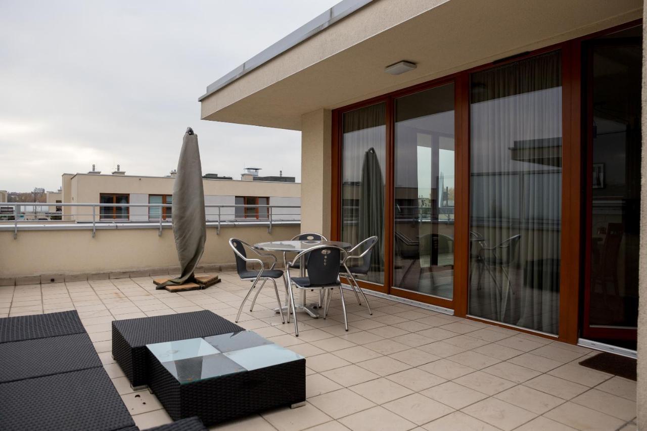 Hlonda Deluxe Apartment With Terrace Warszawa Eksteriør billede